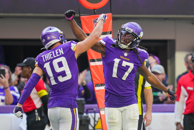 Vikings' 90-man roster by jersey number ahead of game vs. Titans