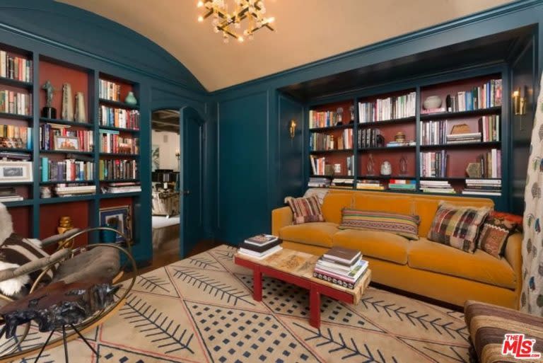 Built-in shelves make the library cozy. (Photo: The MLS via Trulia)