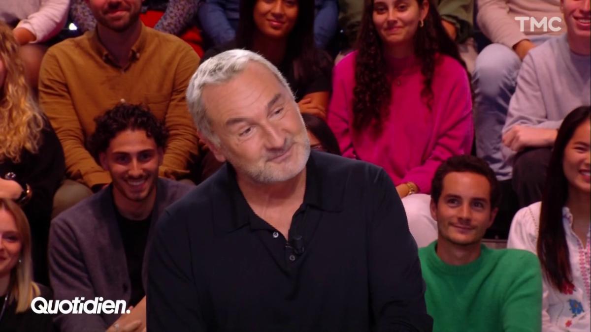 Quotidien : Gilles Lellouche change de look, et Yann Barthès ne le rate pas (1/1)