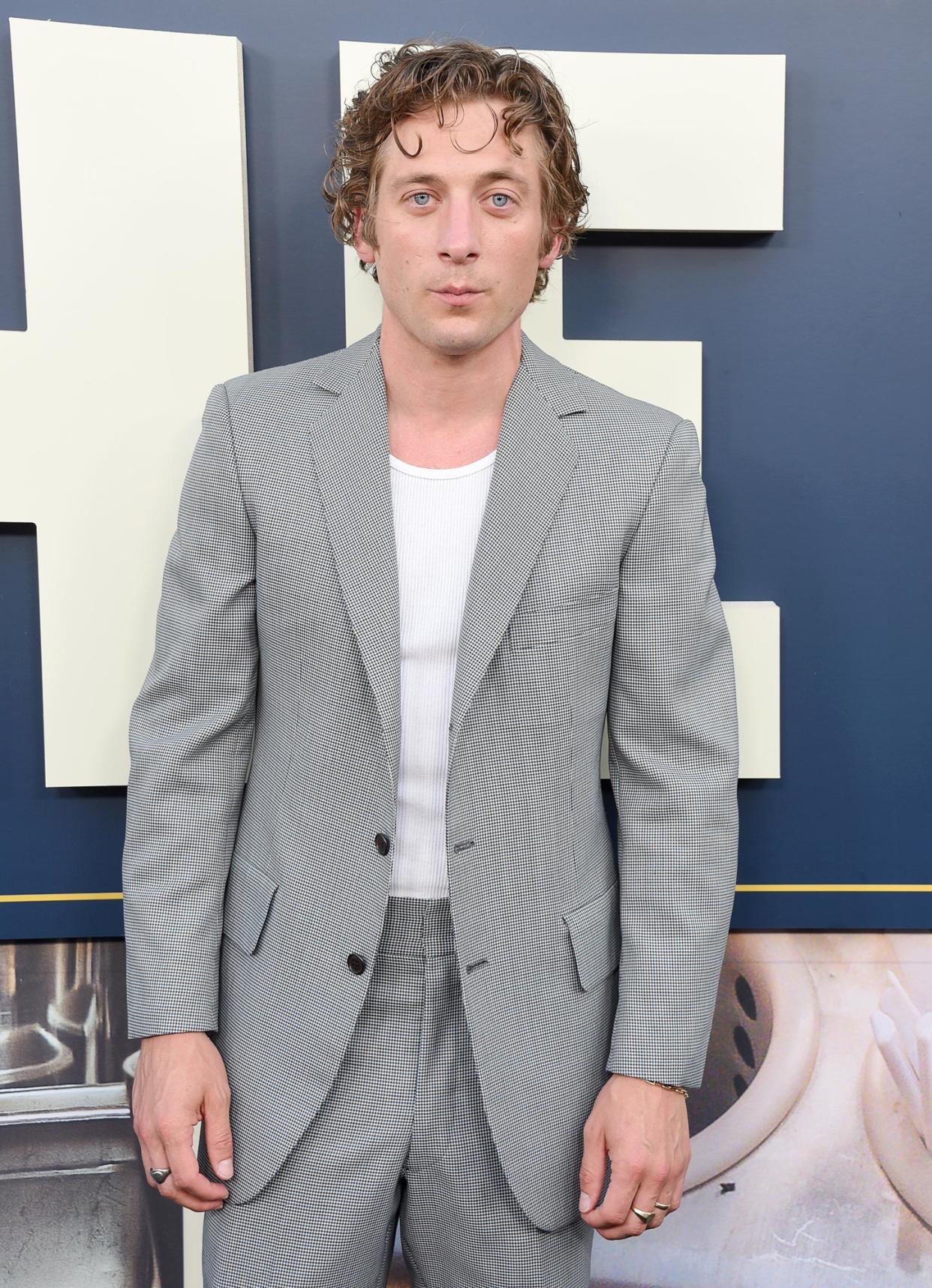 Jeremy Allen White Has an Interesting Reaction to Alexa Demie s Underwear Shoot for Calvin Klein Wow 348