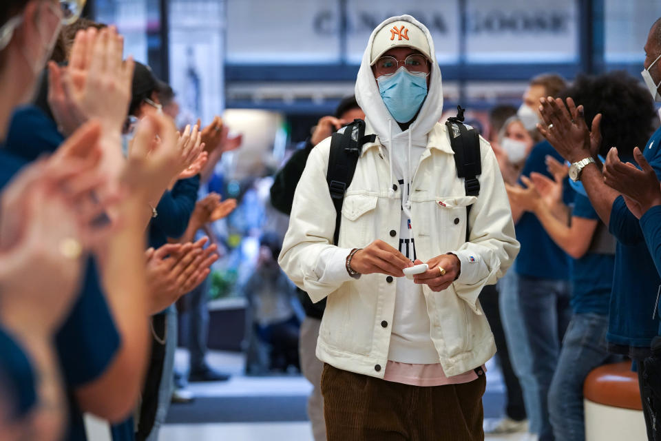 <p>The first customers enter the Apple Store in Regent Street, central London, as the new Apple iPhone 13 goes on sale in the UK. Picture date: Friday September 24, 2021.</p>
