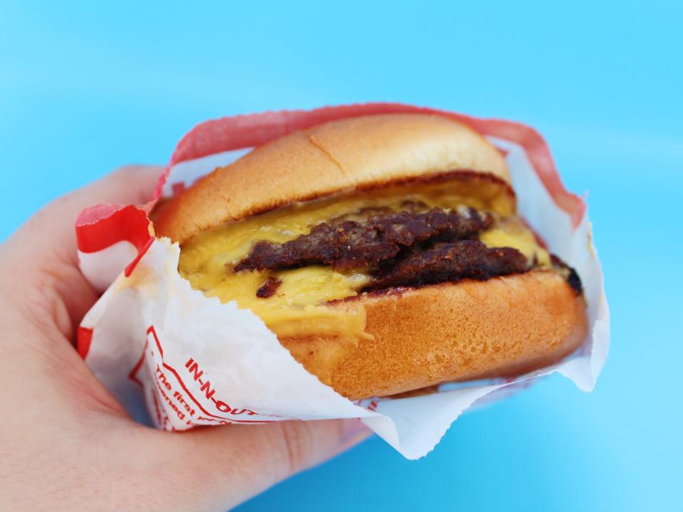 in n out double cheeseburger