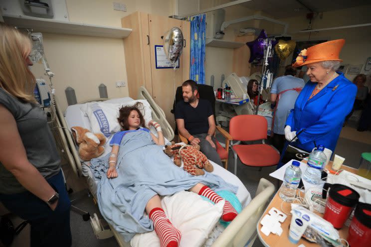 Queen Elizabeth visits the Royal Manchester Children’s Hospital (Photo: AP Images)