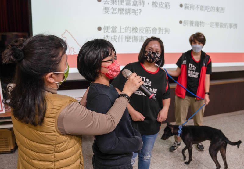 ▲台灣動物緊急救援小組用真實故事告訴小朋友，養寵物前應深思熟慮。（圖／台灣動物緊急救援小組提供）