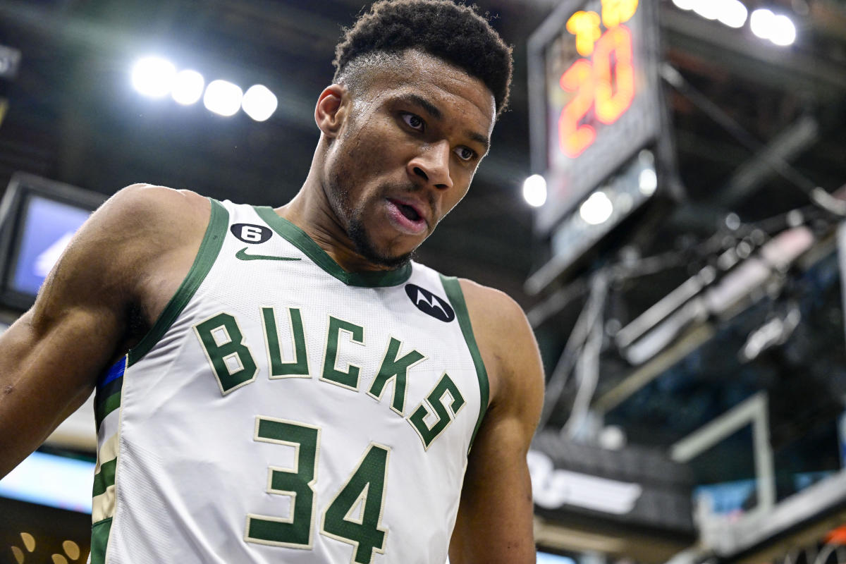 Bucks Giannis Antetokounmpo Jrue Holiday named NBA all-defensive teams