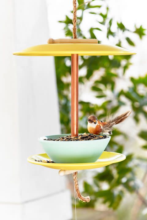 Make a Bird Feeder Out of Dinnerware