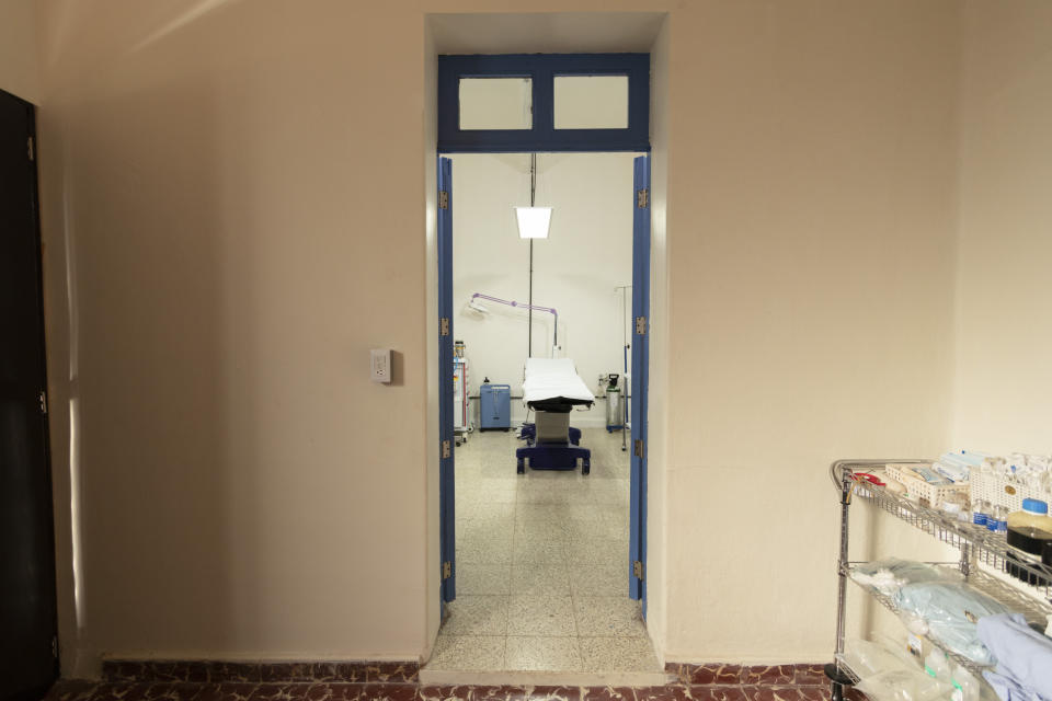 Una vista de la sala de una clínica donde la ginecóloga Yanet Jennings realiza abortos legales, en Oaxaca, México, el viernes 14 de octubre de 2022. (AP Foto/María Alferez)