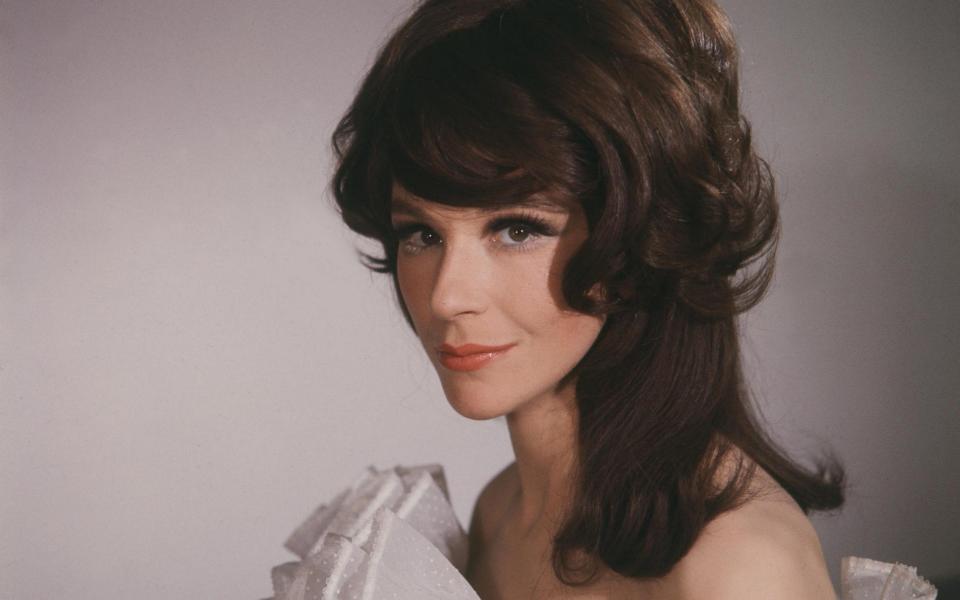 Fenella Fielding dies aged 90 (Credit: Rex)