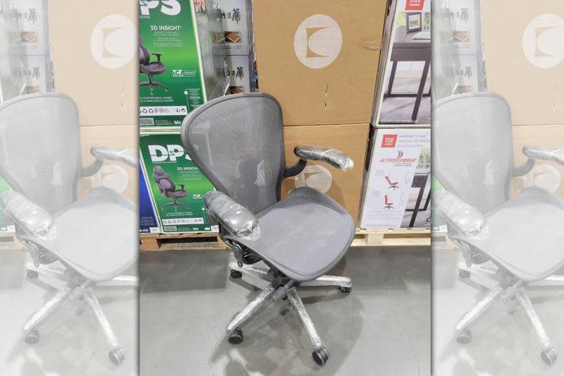 好市多一張電腦椅要價將近4萬元，不少網友大推「這張椅子真的讚，對得起這價錢。」（翻攝自「Costco好市多 商品經驗老實說」臉書）