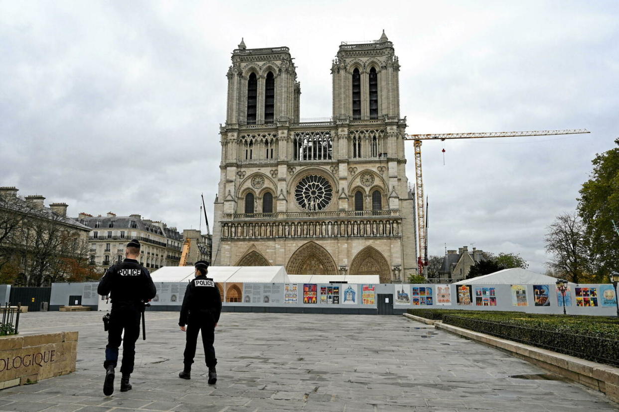 Une enquête a été ouverte après la vente aux enchères de vitraux de Notre-Dame de Paris disparus en 1862. (image d'illustration)  - Credit:BERTRAND GUAY / AFP