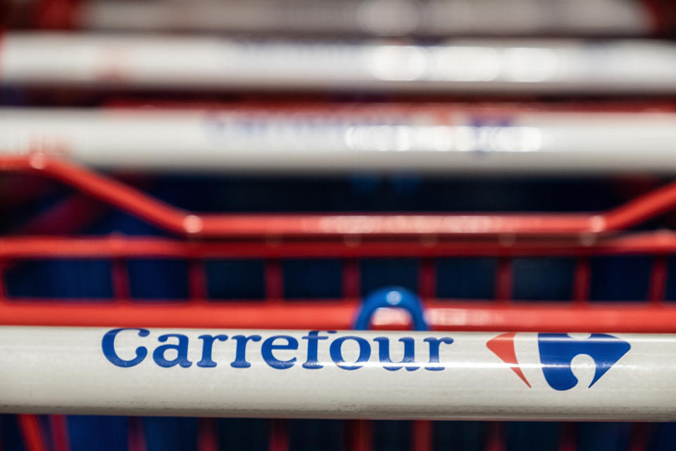 Según un estudio de la Universidad de Alicante recogido por El Confidencial, Carrefour es la cadena de supermercados más opaca en lo que a la transparencia de sus marcas blancas se refiere. (Foto: Balint Porneczi/Bloomberg via Getty Images)