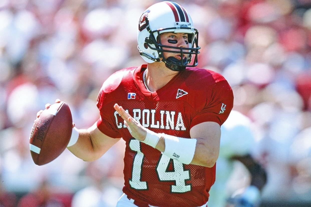 COLUMBIA, SC - SEPTEMBER 29: Phil Petty of the South Carolina Gamecocks runs with the ball against the Alabama Crimson Tide in Columbia, South Carolina on September 29, 2001. (Photo by Sporting News via Getty Images via Getty Images)