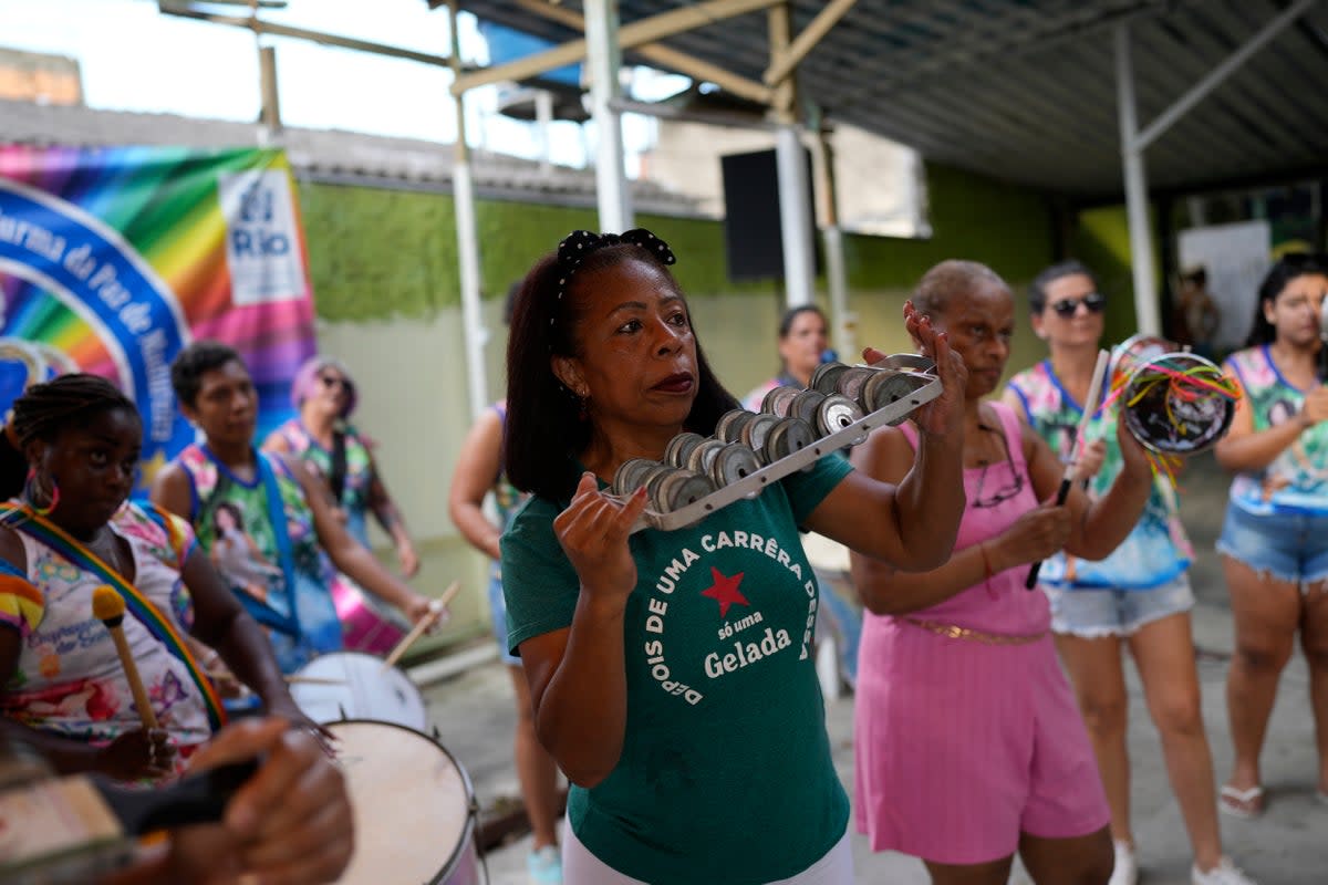 BRASIL-ESCUELA FEMENINA DE SAMBA (AP)