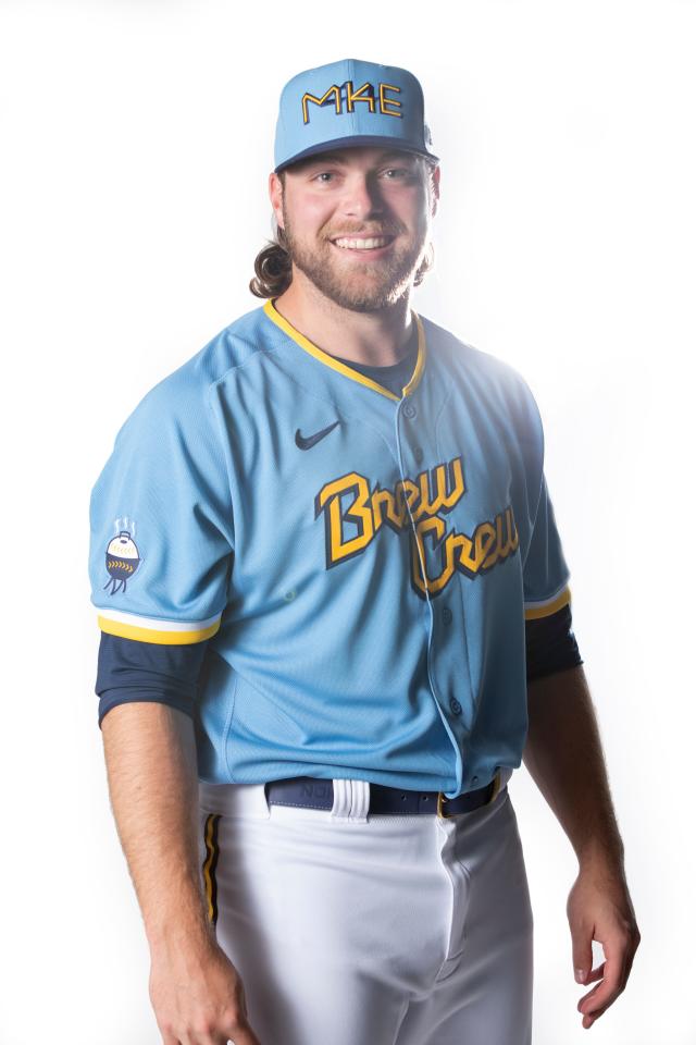 Brewers unveil their new alternate City Connect uniforms with homages to  Milwaukee
