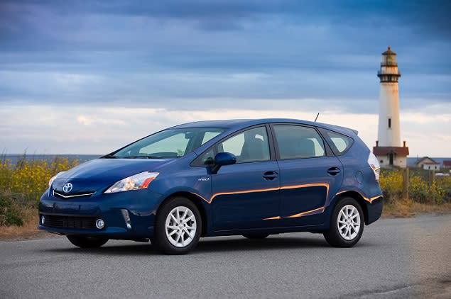 2013 Toyota Prius V photo