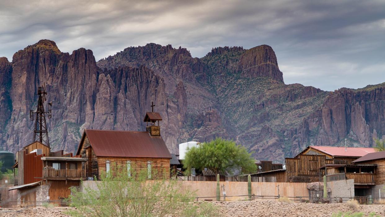 goldfield ghost town in apache junction arizona usa