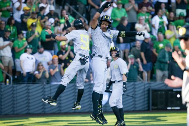 Four Oregon Ducks named to Nashville All-Regional team - On3