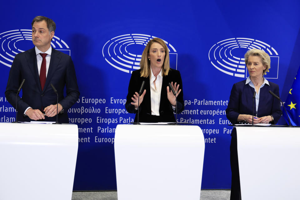 FILE - From left, Belgium's Prime Minister Alexander De Croo, European Parliament President Roberta Metsola and European Commission President Ursula von der Leyen participate in a media conference at the European Parliament in Brussels, on April 10, 2024. Belgian Prime Minister Alexander De Croo announced on Friday, April 12, 2024 an investigation into suspected Russian interference in Europe-wide elections in June, saying that his country's intelligence service has confirmed the existence of a network trying to undermine support for Ukraine. (AP Photo/Geert Vanden Wijngaert, File)