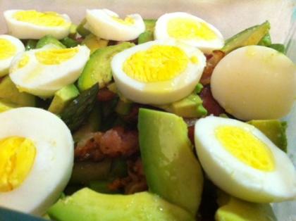 Avocado-breakfast salad