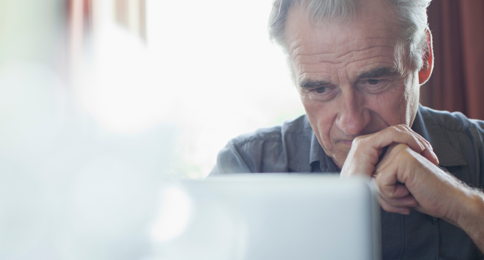 Man searching online for syphilis symptoms. (Image via Getty Images)