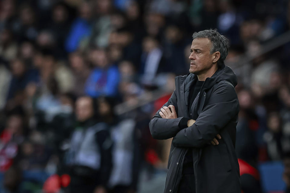 El técnico del Paris Saint-Germain Luis Enrique durante el partido contra Reims en la liga francesa, el domingo 10 de marzo de 2024. (AP Foto/Aurelien Morissard)