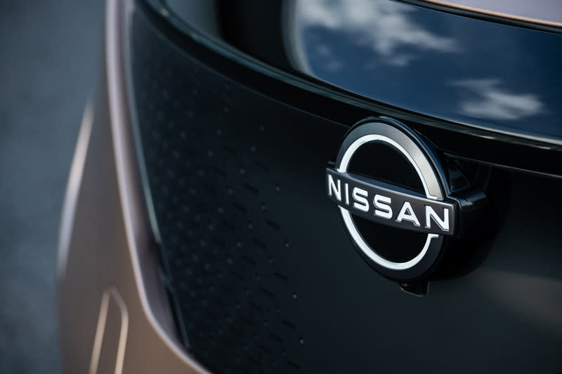 Nissan新廠徽變得更加輕薄，且透過LED達到發光效果。