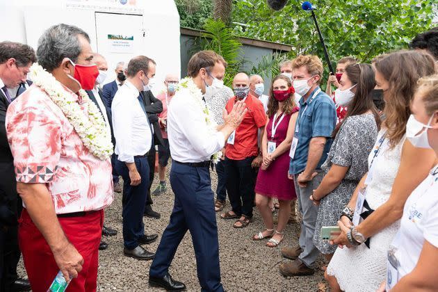 <p>Emmanuel Macron a visité le Centre de recherches insulaires et observatoire de l'environnement (Criobe) à Moorea.</p>