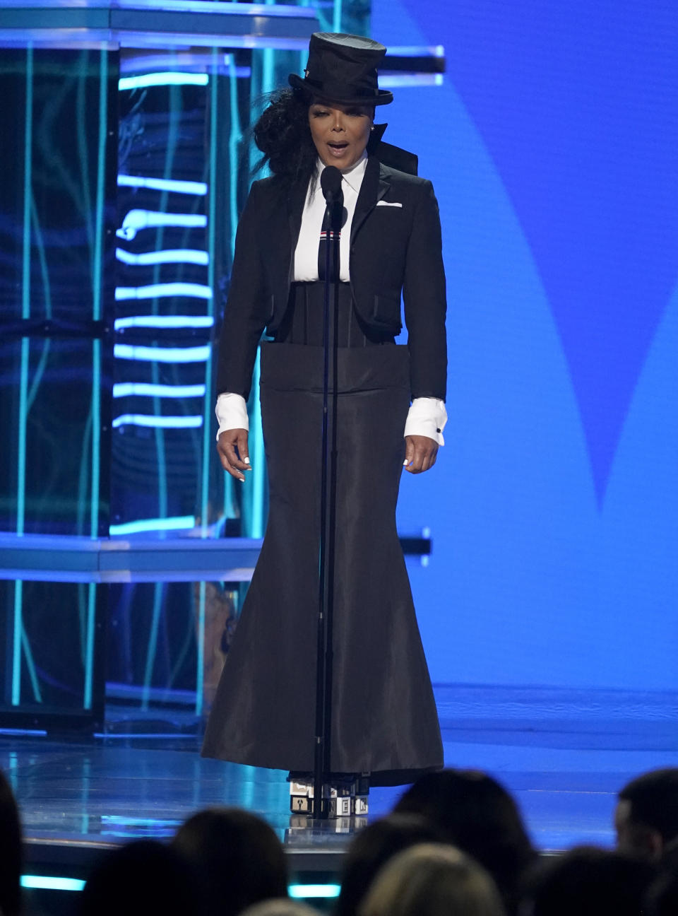 Janet Jackson presenta el Premio Ícono durante la ceremonia de los Premios Billboard de la Música, el domingo 15 de mayo de 2022 en el MGM Grand Garden Arena en Las Vegas. (Foto AP/Chris Pizzello)