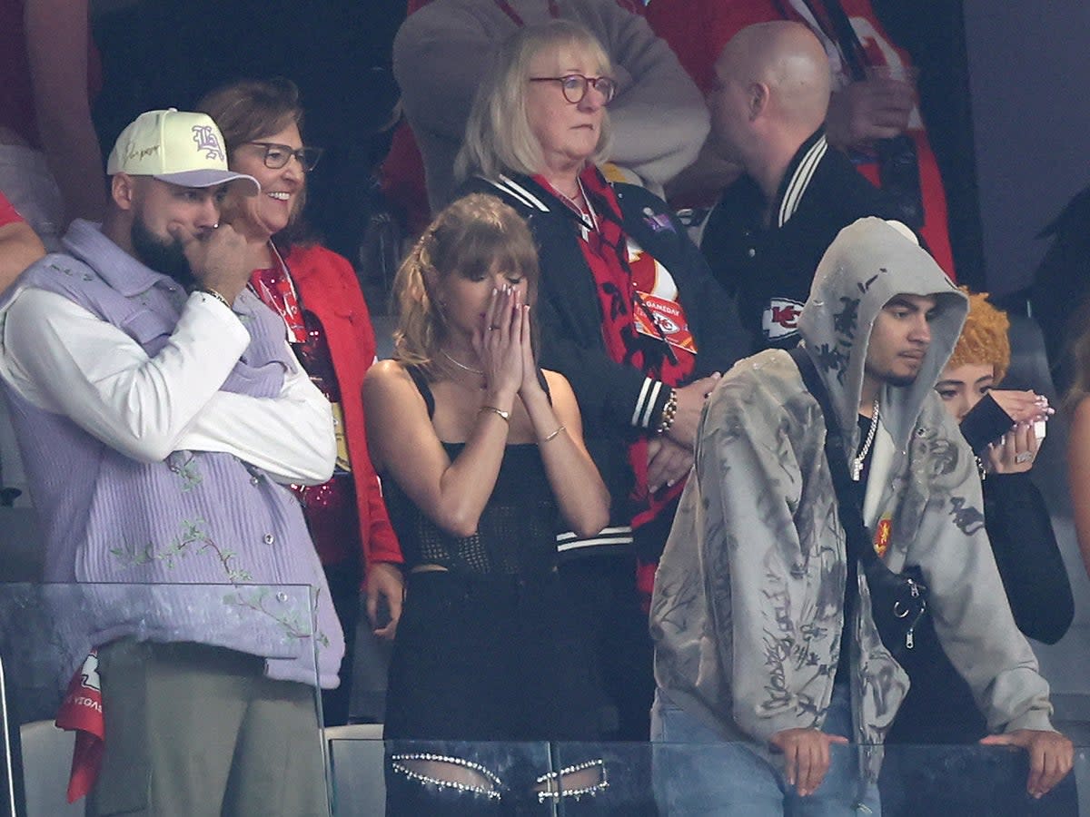 Swift looks tense as the 49ers pull ahead during the Super Bowl (Getty Images)