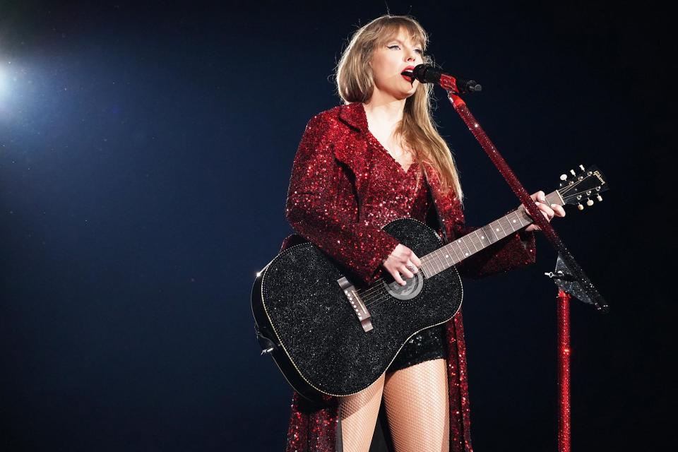 Taylor Swift Reportedly Starts Her Journey to the 2024 Super Bowl Rushed to Private Jet