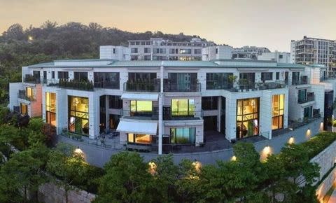 Jin於2019年為自己和父母各購入了一套位於首爾漢南洞的Hannam The Hill豪宅。PHOTO CREDIT: Hannam The Hill