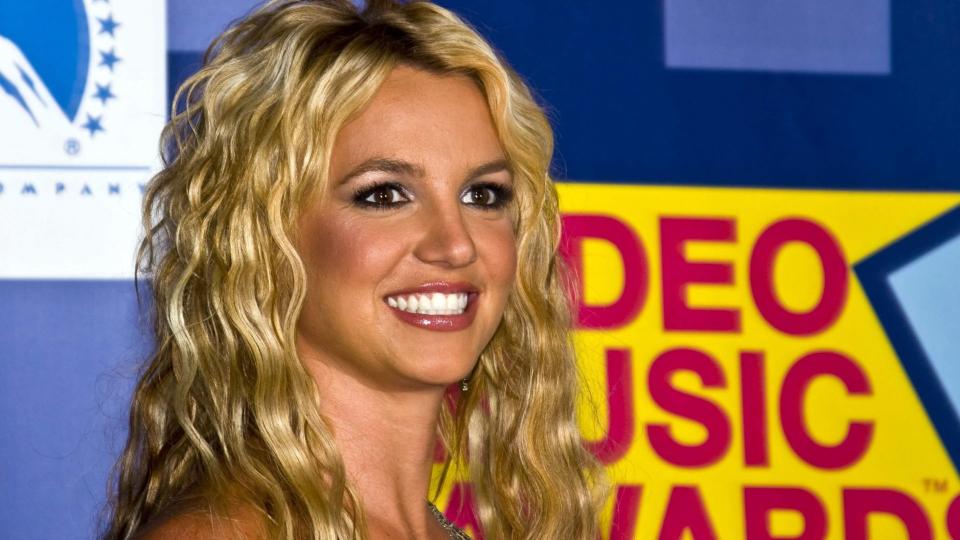 blonde, britney spears, celebrity, horizontal, mtv, mtv video music awards, musician, singer, smiling, teeth