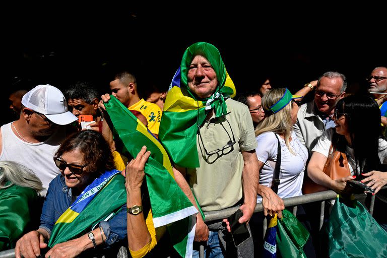 Seguidores de Bolsonaro en el acto de campaña de Minas Gerais