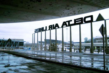 JFK Airport Terminal 3, New York City (couchetard)