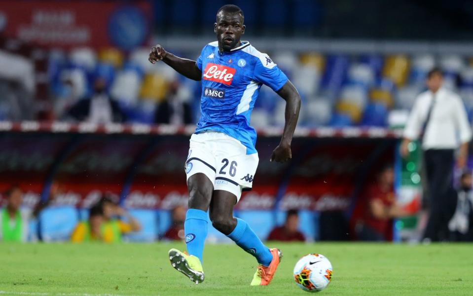 Kalidou Koulibaly of Napoli controls the ball during the Serie A match between SSC Napoli and AS Roma at Stadio San Paolo on July 5, 2020 in Naples, Italy. - GETTY IMAGES