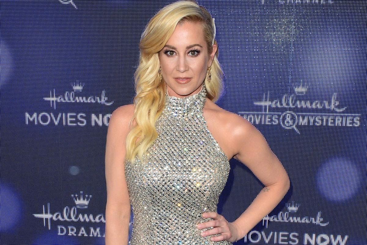 Kellie Pickler breaks silence months after husband's death, thanks fans