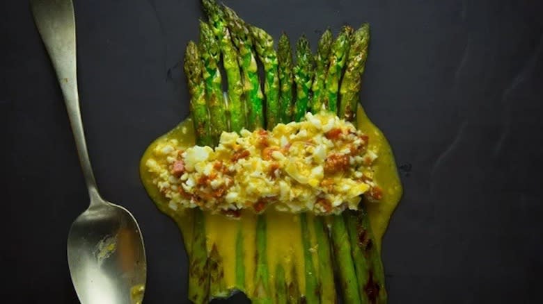 Asparagus with gribiche