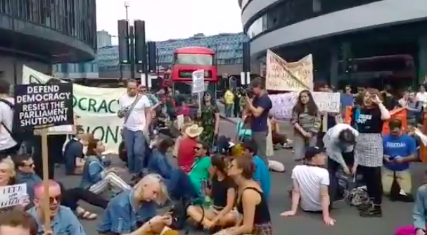 Demonstrators blocked off Westminster Bridge in protest against Boris Johnson's decision to suspend parliament. (Twitter)