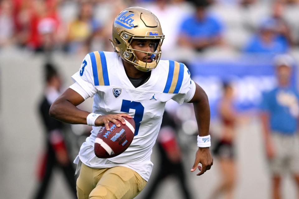 Former UCLA Bruins quarterback Dante Moore has transferred to Oregon.