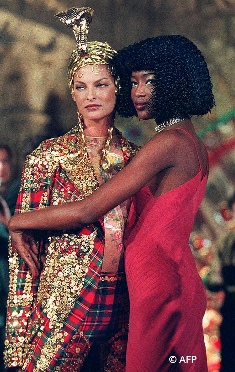 File photo shows Naomi Campbell and Linda Evangelista showcasing designer John Galliano’s creation during the1997/98 Fall/Winter ready-to-wear collection in Paris.