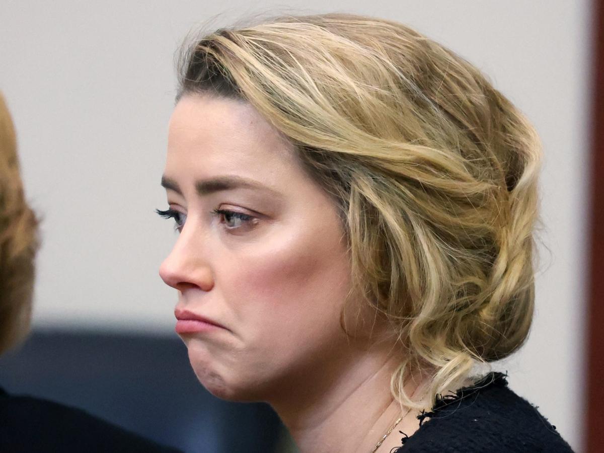 Amber Heard admitted the poop in her