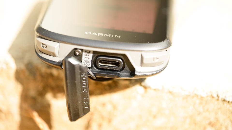 Garmin Edge 540 USB-C charging port