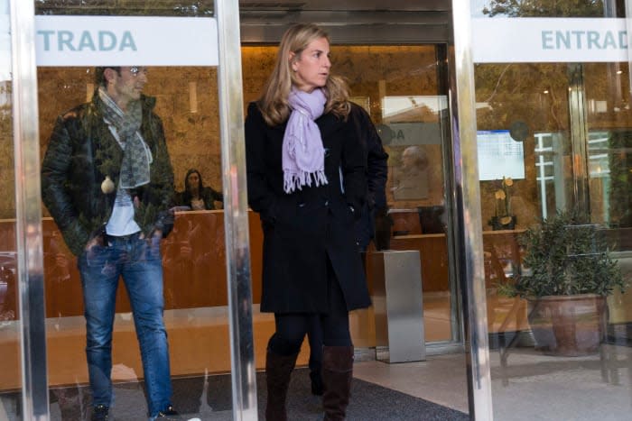 Arantxa Sánchez Vicario saliendo de la capilla ardiente