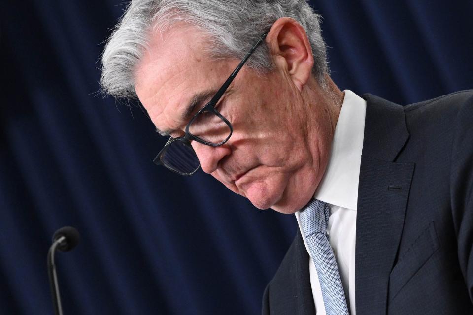 Le président du Conseil de la Réserve fédérale, Jerome Powell, prend la parole lors d'une conférence de presse à la suite d'une réunion du Federal Open Market Committee, au Federal Reserve Board Building à Washington, DC, le 2 novembre 2022. - La Réserve fédérale a procédé à une autre forte augmentation des taux d'intérêt mercredi, comme attendu, avec sa décision de refroidir l'inflation brûlante prenant plus de poids au milieu du maelström politique à l'approche des principales élections de mi-mandat aux États-Unis.  La dernière augmentation de trois quarts de point de pourcentage porte le taux de prêt de référence à 3,75-4,0 %, le plus élevé depuis janvier 2008. (Photo de Mandel NGAN / AFP) (Photo de MANDEL NGAN/AFP via Getty Images)