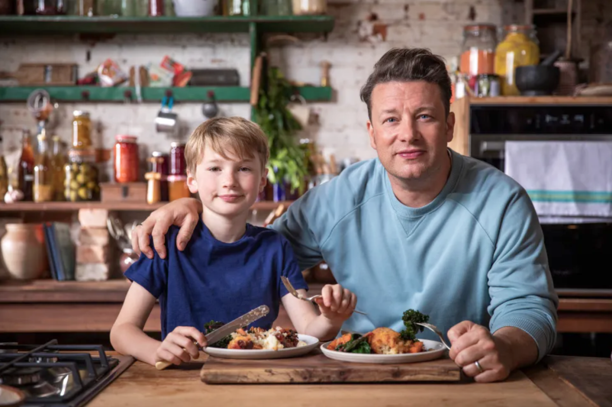 Buddy and Jamie Oliver . (The Jamie Oliver Experience) 