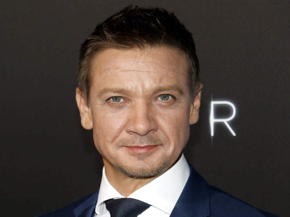 Jeremy Renner ist von seinem eigenen Schneepflug überrollt worden - und hat überlebt. (Bild: Tinseltown/Shutterstock)