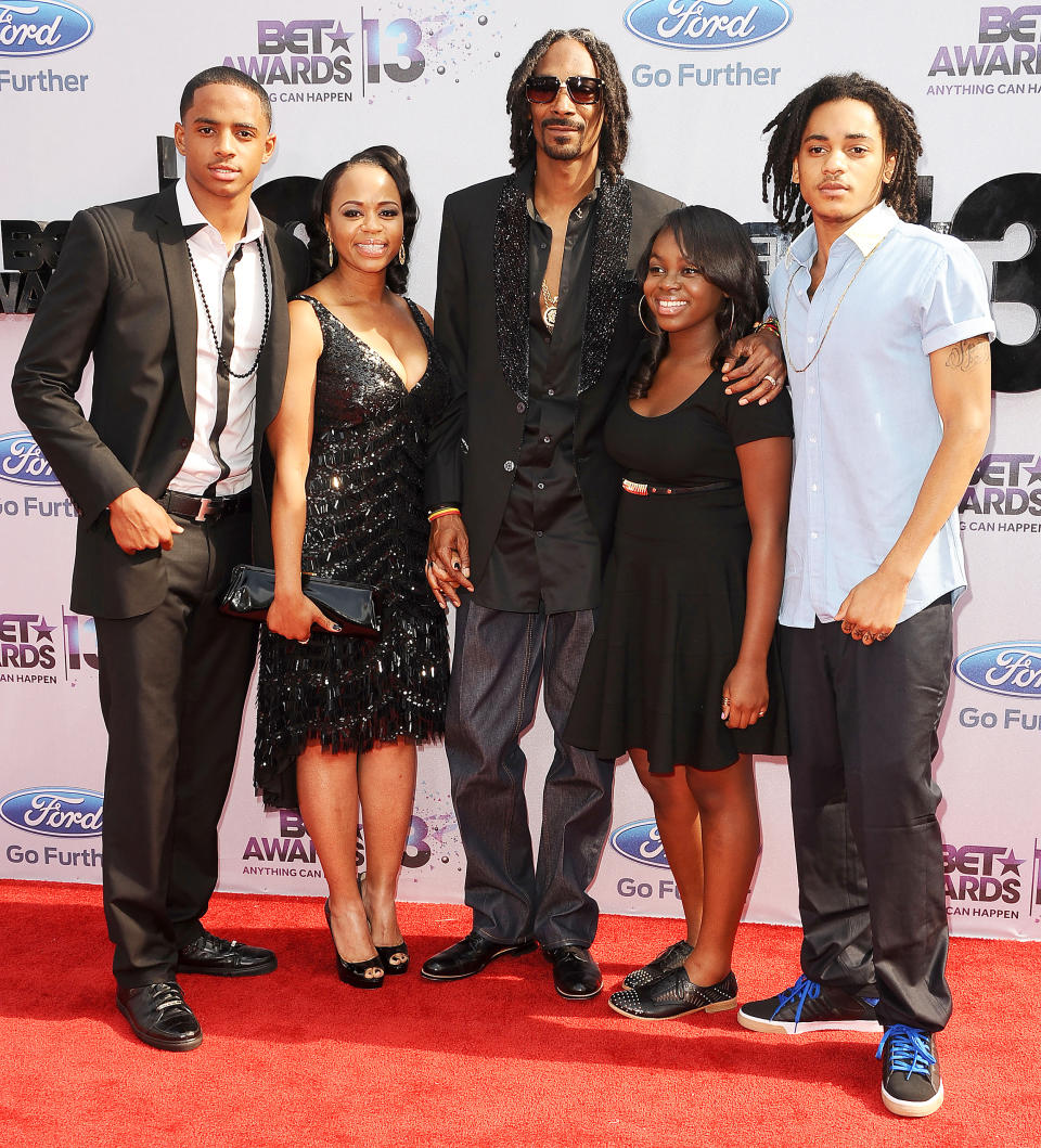 Snoop Dogg, wife Shante Taylor and children Corde Broadus, Cordell Broadus and Cori Broadus at the BET Awards. (Jason LaVeris / Getty Images)