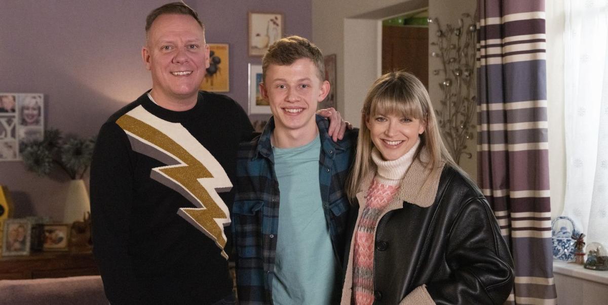 Coronation Street star Jenny Platt teases longer-term future for Violet  Wilson