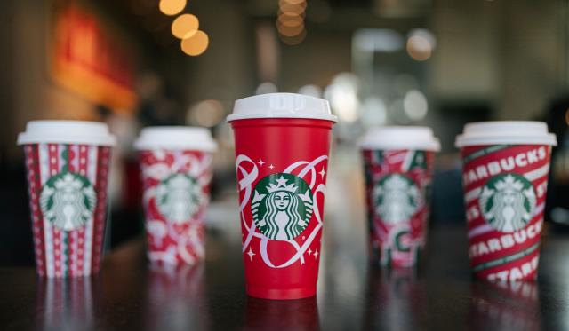 ❤️ Yesterday was Starbucks' Annual Red Cup Day and today is