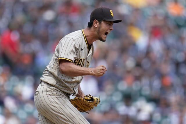 Reyes' 2-out, 2-run double in 9th rallies Tigers over Padres